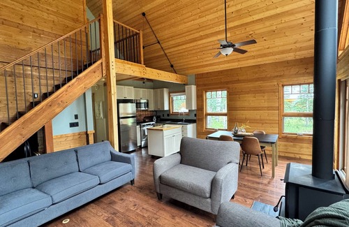Nordegg Cabin | Cozy Cabin on Coliseum Mountain 3 Bedrooms with bunk beds