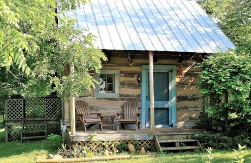 Lexington Cabin | Cozy Cabin on Shenandoah Farm