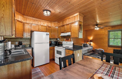 Purlear Cabin | Cozy Cabin Private Mountain