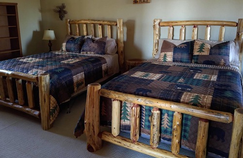 Norfork Cabin | Cozy Cabin w/Fireplace and Wraparound Deck