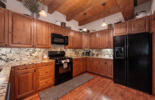 Grand Elk Ranch Cabin | Cozy cabin w/hot tub & fire pit