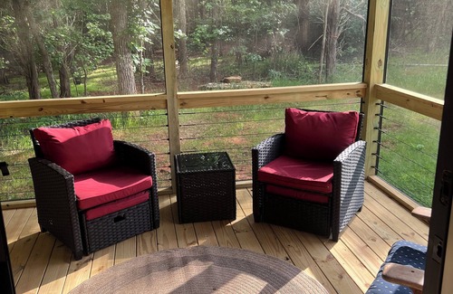 Bahama Cabin | Cozy cabin with AC and WiFi in peaceful Bahama