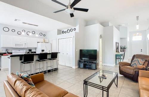 Haines City House | Cozy Calm Cottage