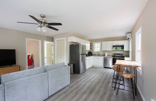 Mount Berry Apartment | Cozy carriage house- sleeps 4