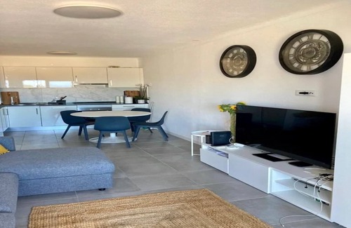 Vale de Centianes Apartment | Cozy Carvoeiro Apartment with Sea Views