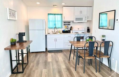 Palo Verde House | Cozy Casita Near U of A and UMC