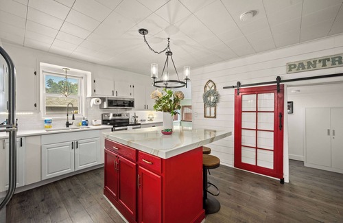 Coeur d'Alene House | Cozy CDA Retreat - Hot Tub + Heated Igloo Coming Nov 2025