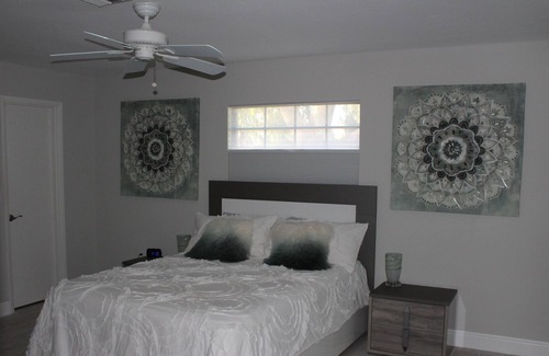 The Meadows House | Cozy Centrally-Located Sarasota Home