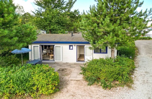 Egmond aan Zee Ski Chalet | Cozy Chalet in the Dune Region