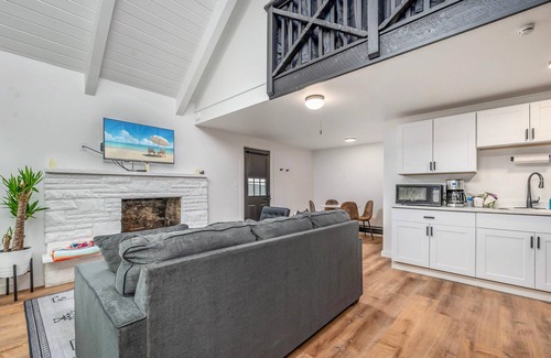 Ocean Shores Ski Chalet | Cozy Chalet in Ocean Shores located within steps from the beach