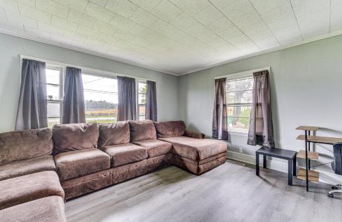 Charlotte House | Cozy Charlotte Home with Fire Pit about 6 Mi to Uptown!