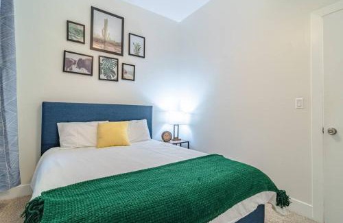 Near South Side Apartment | Cozy Chicago 420 Friendly 3BR Suite Near McCormick Place and Soldier Field