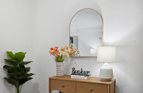 East Perth Apartment | Cozy City Apartment with Stunning Views and Ameni