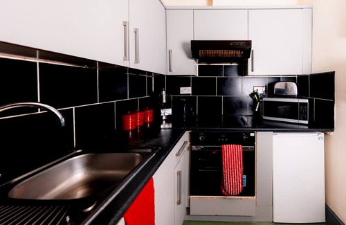 Bruntsfield Apartment | Cozy City Centre 1 Bedroom Apt by the Meadows! 4