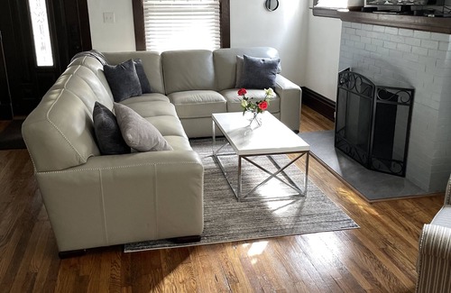 Easttown House | Cozy, Clean and Centrally Located