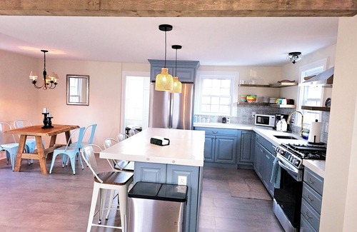 New London Apartment | Cozy Coastal Cottage New London