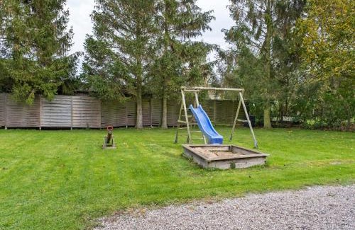 Gross Schwansee Apartment | Cozy Coastal Escape with Garden, cleaning included