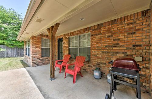 College Station House | Cozy College Station Home with Patio and Fireplace