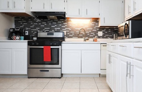Sunrise Acres House | Cozy Colors Modern family friendly-extended days