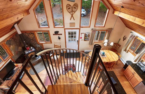 Locust Lake Village Ski Chalet | Cozy, Comfortable and Clean! 3bdr Chalet Walk to Beach and Game Lands.