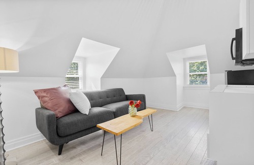 Wynnefield Apartment | Cozy Comfortable and Quiet Suites FT