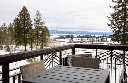 Tamarack Resort Condo | Cozy Condo| Fireplace and Balcony