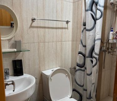 Barangay 670 Apartment | Cozy Condo in Ermita Manila near St Lukes Medical Center and US Embassy
