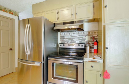Whitehaven Cottage | Cozy Corner in Memphis - 4 Miles to Graceland!