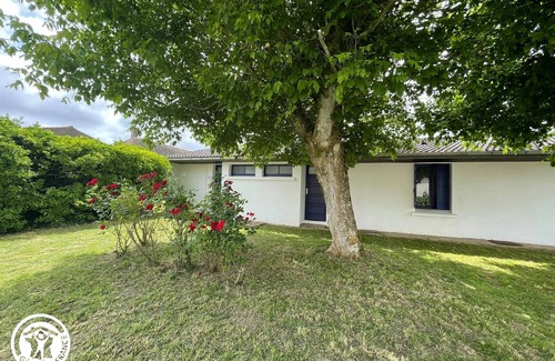 Saint-Michel-en-l'Herm Cottage | Cozy Cottage Near Beaches and Abbey – Terrace and All-Inclusive Rates