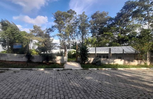 Cotia Ski Chalet | Cozy Cottage Surrounded by Nature in a Gated Community