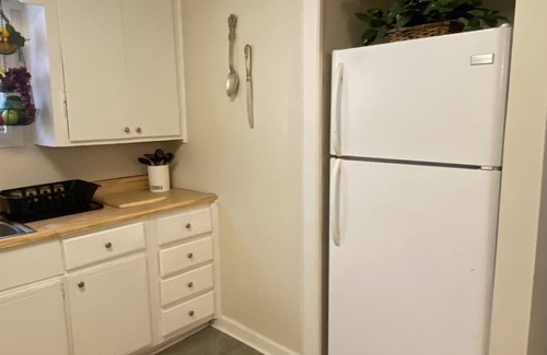 Verona House | Cozy Cottage 102, Near the Hospital 7 min away! Pet Friendly! Family Friendly!