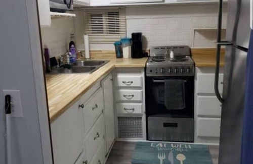 Palmetto House | Cozy cottage 30 minutes from the beach!