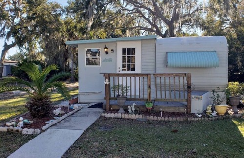 Palmetto House | Cozy cottage 30 minutes from the beach!