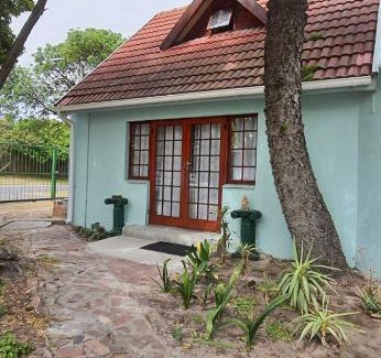 Bloubergstrand Apartment | Cozy Cottage +/- 500m from the beach