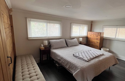 Lake Luzerne-Hadley Cabin | Cozy cottage along the River. Close to Saratoga and Lake George.