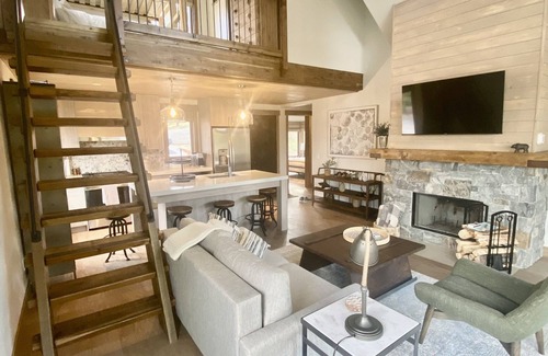 Eureka Cabin | Cozy Cottage at The Wilderness Club