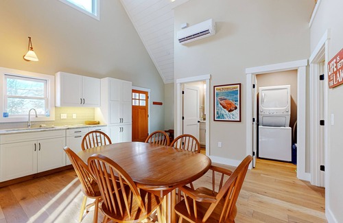 Moultonborough House | Cozy cottage: central to lakes w/beach access, hiking, skiing & entertainment