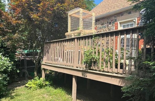 Mansfield House | Cozy Cottage Close to Downtown
