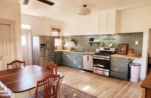 Minersville House | Cozy Cottage Close to Reservoirnn