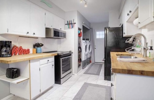 Riverside House | Cozy Cottage Getaway-Relax and Recharge-Minutes from Beaches