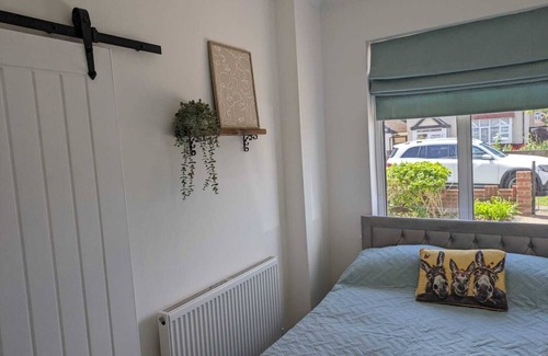 Epsom Cottage | Cozy Cottage Getaway - Close to London