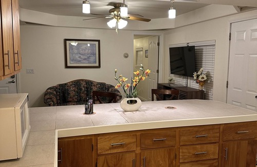 Kimberly House | Cozy Cottage House A with Double Carports