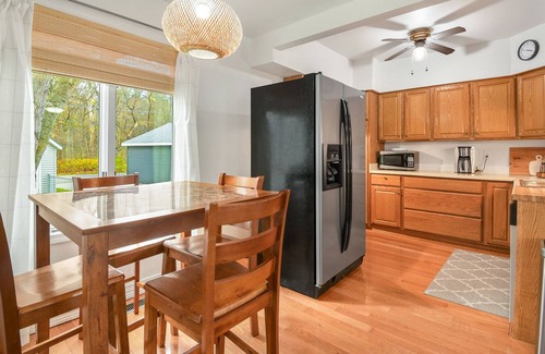 Rome City Cottage | Cozy cottage nestled on a beautiful all sports and fishing lake!