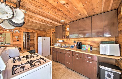 Stonington Cottage | Cozy Cottage on Cat Cove w/Wraparound Deck!