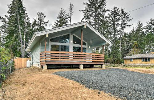 Westport House | Cozy Cottage on the Coast Near Downtown Westport!