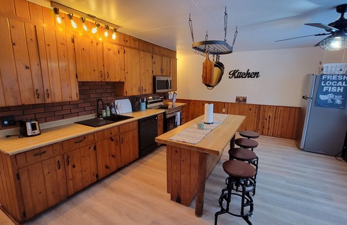 Alexandria Bay House | Cozy Cottage on Quiet Street – Walk to Beach & Downtown