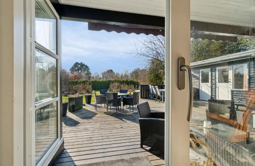 Smidstrup Strand House | Cozy Cottage Only 500 M From The Sea