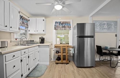 Newburyport House | Cozy Cottage steps from the beach !