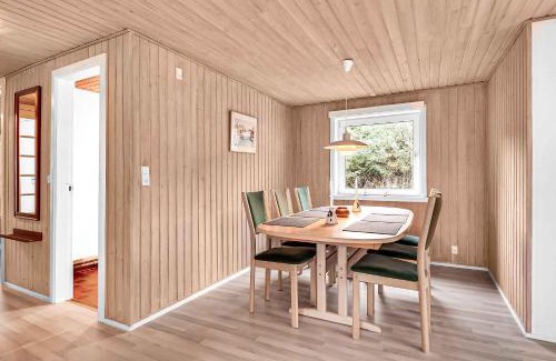 Hou House | Cozy Cottage With 600 M To The Beach