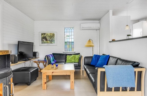 Diernæs House | Cozy cottage with a bright and beautiful heated winter garden.